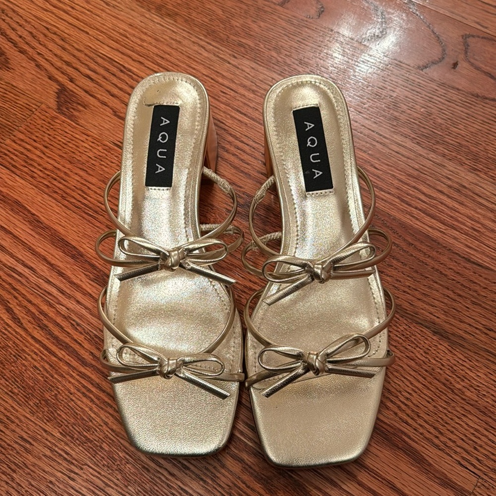 Aqua gold bow heels size 6.5 worn once